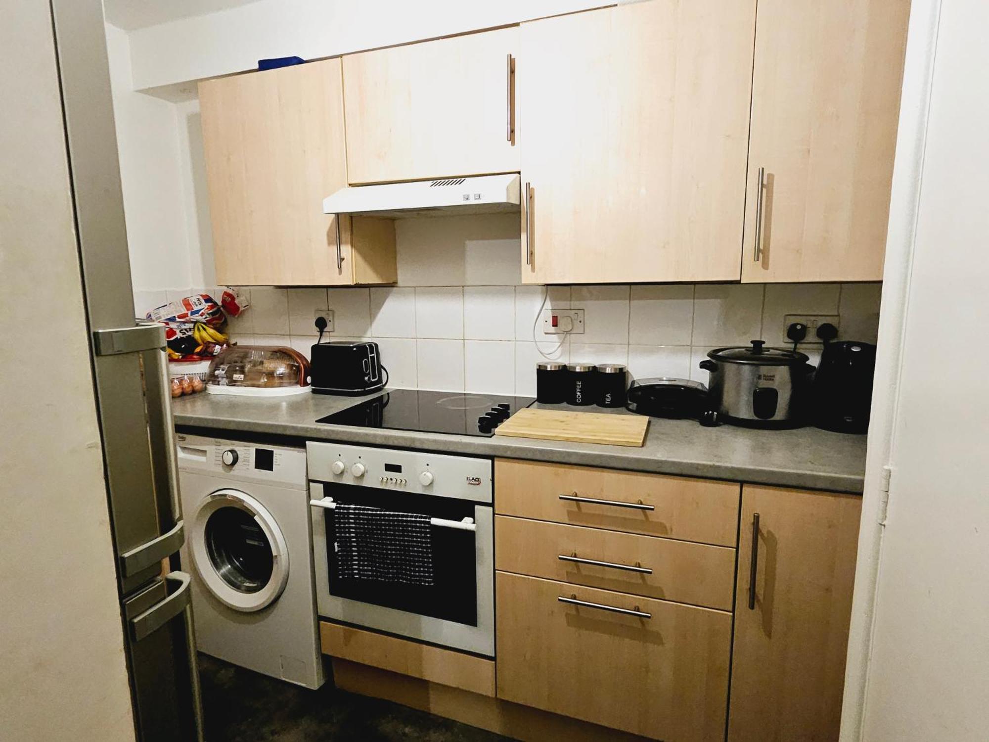 Lovely Fully Furnished One Bed Flat To Let Enfield Zewnętrze zdjęcie